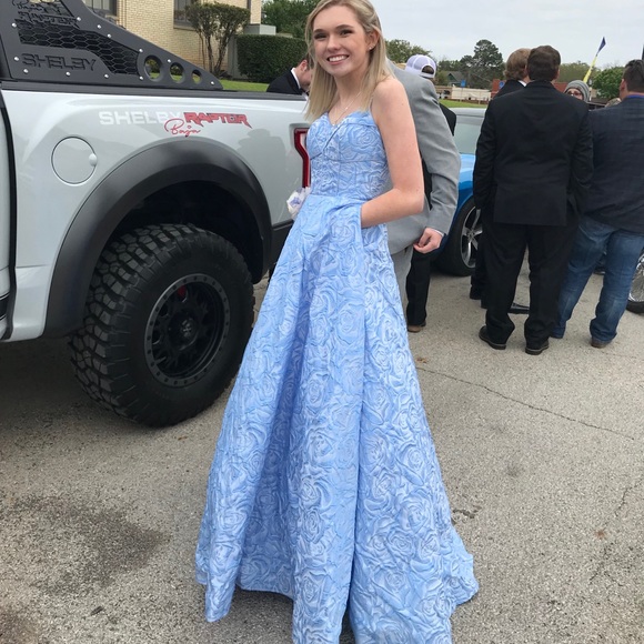 Dresses & Skirts - prom dress! size 0!